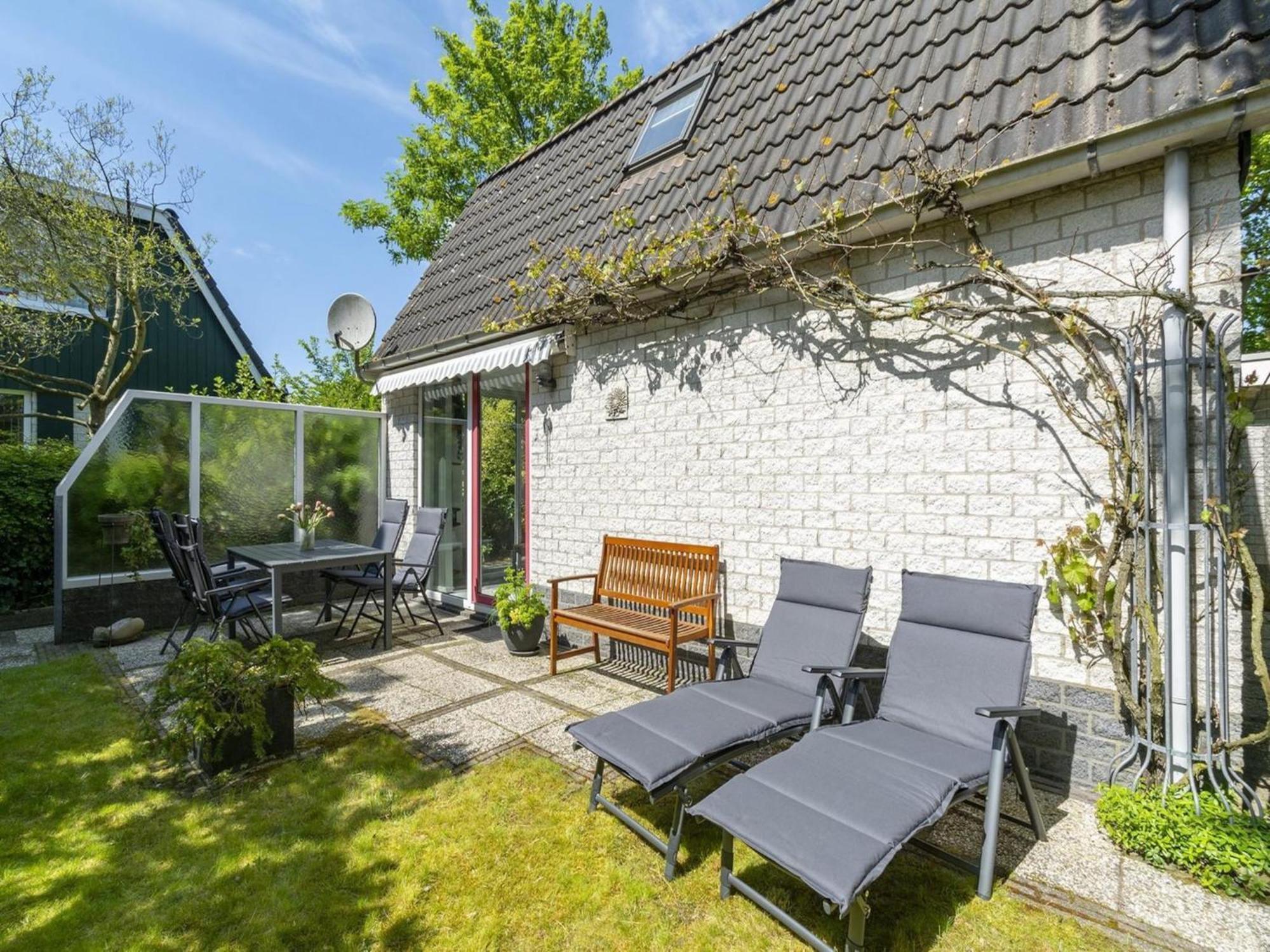 Cozy Holiday Home With Pool Sint Maartensvlotbrug Luaran gambar